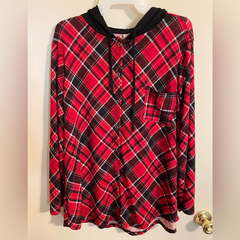 No Boundaries Junior's Red & Black Plaid Hooded Shirt